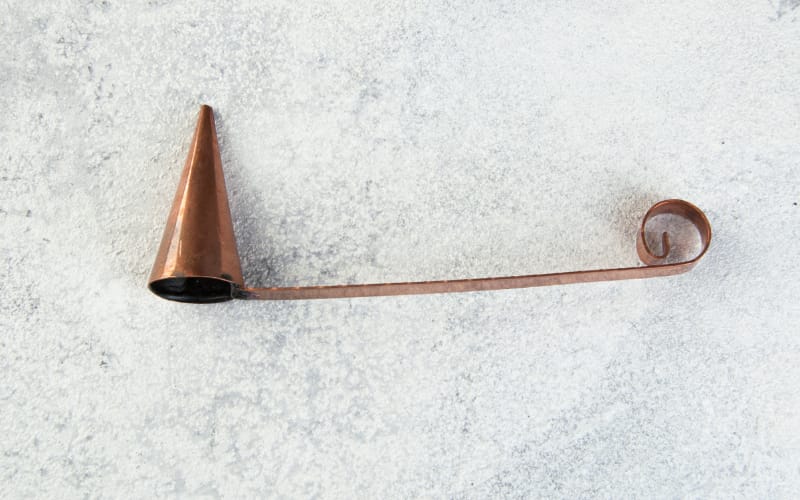 How To Put Out Candles The Right Way! Candle Obsession